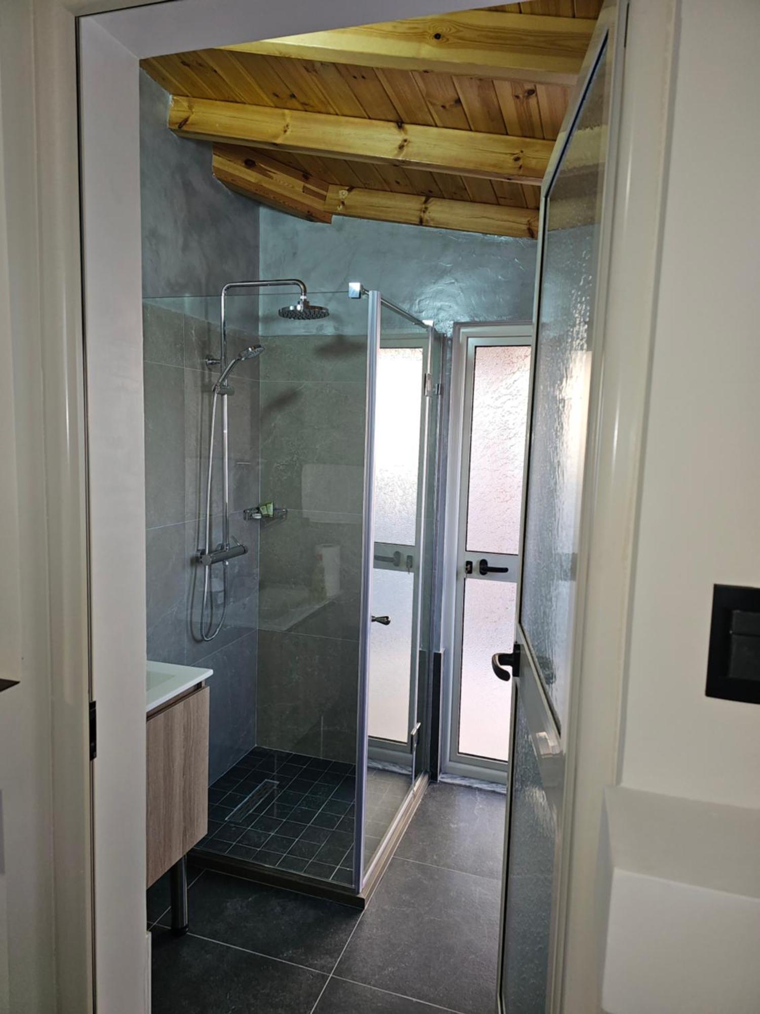 Vila Tafa Apartments Тирана Екстер'єр фото