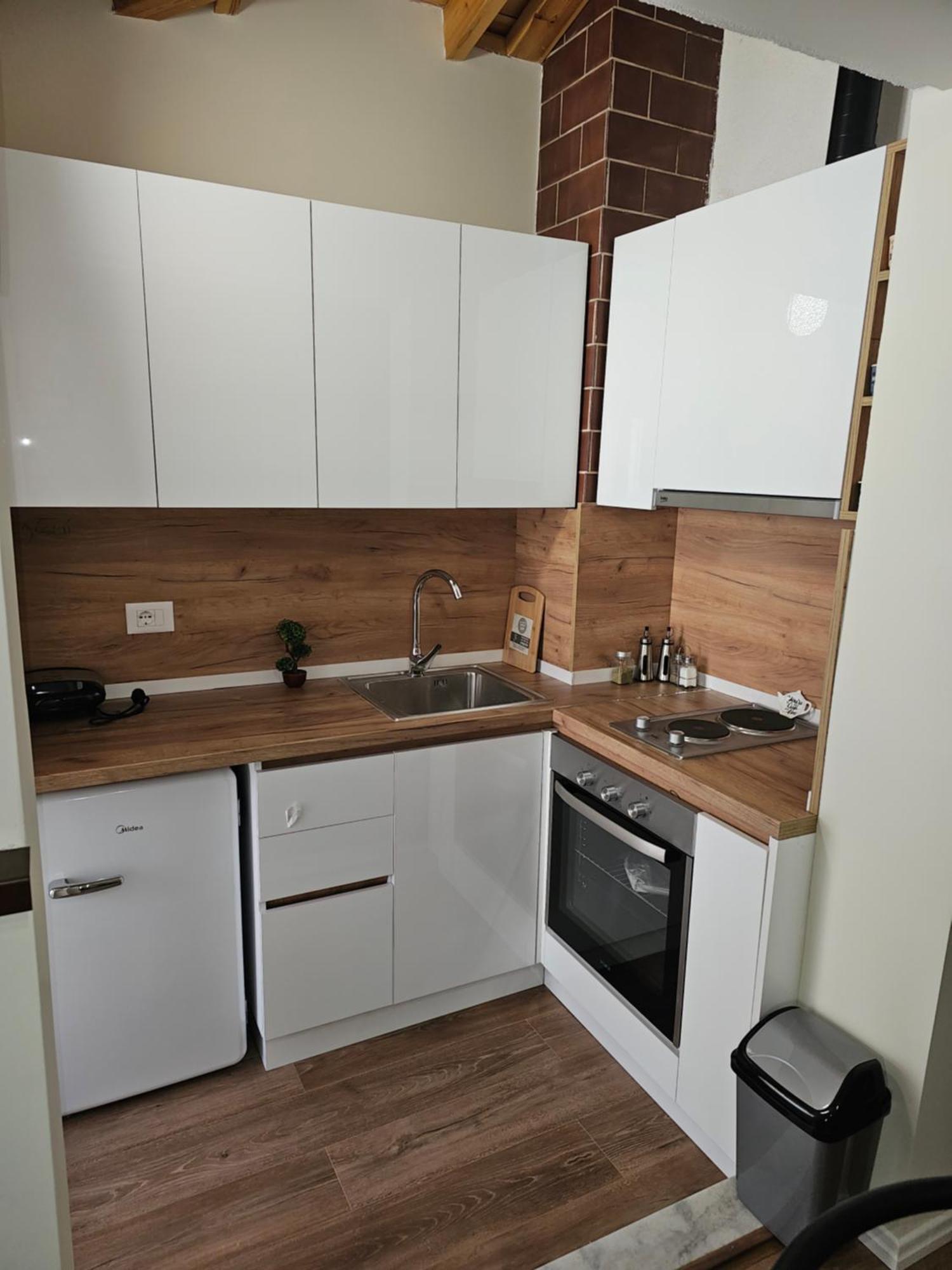 Vila Tafa Apartments Тирана Екстер'єр фото