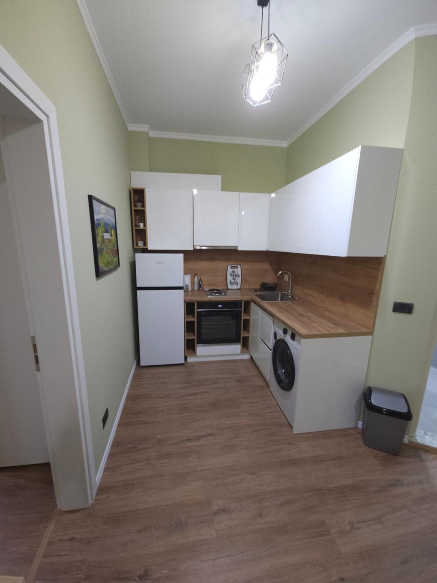 Vila Tafa Apartments Тирана Екстер'єр фото