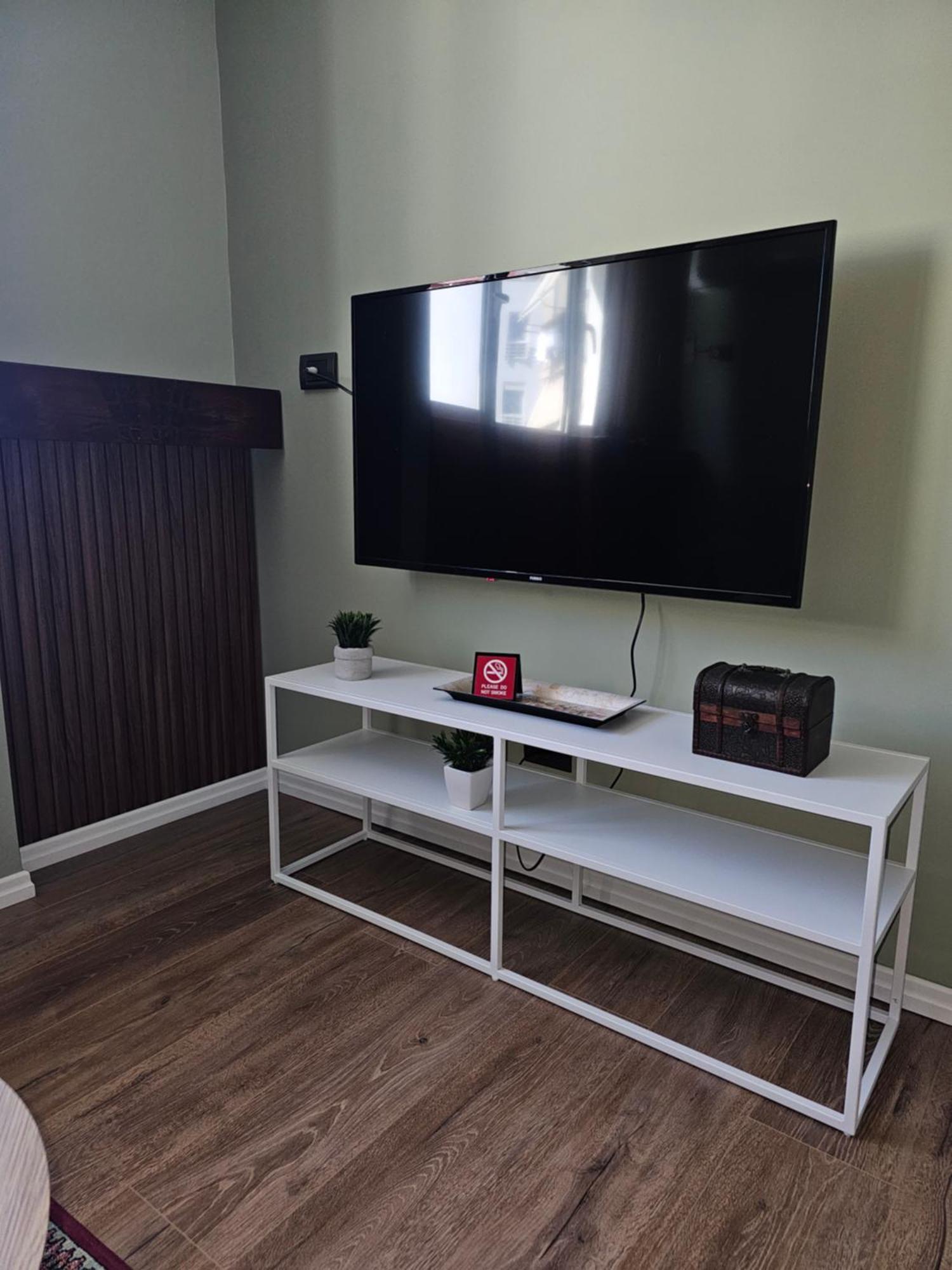 Vila Tafa Apartments Тирана Екстер'єр фото