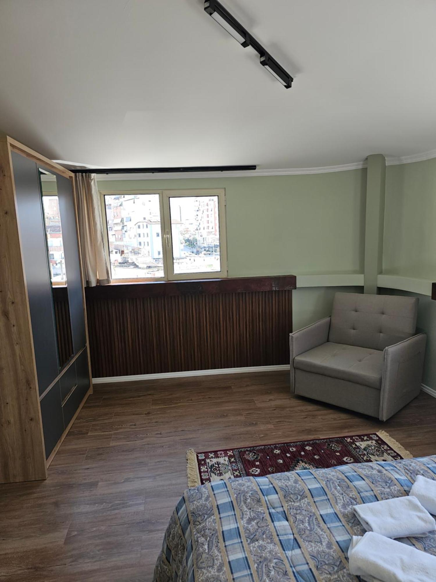 Vila Tafa Apartments Тирана Екстер'єр фото