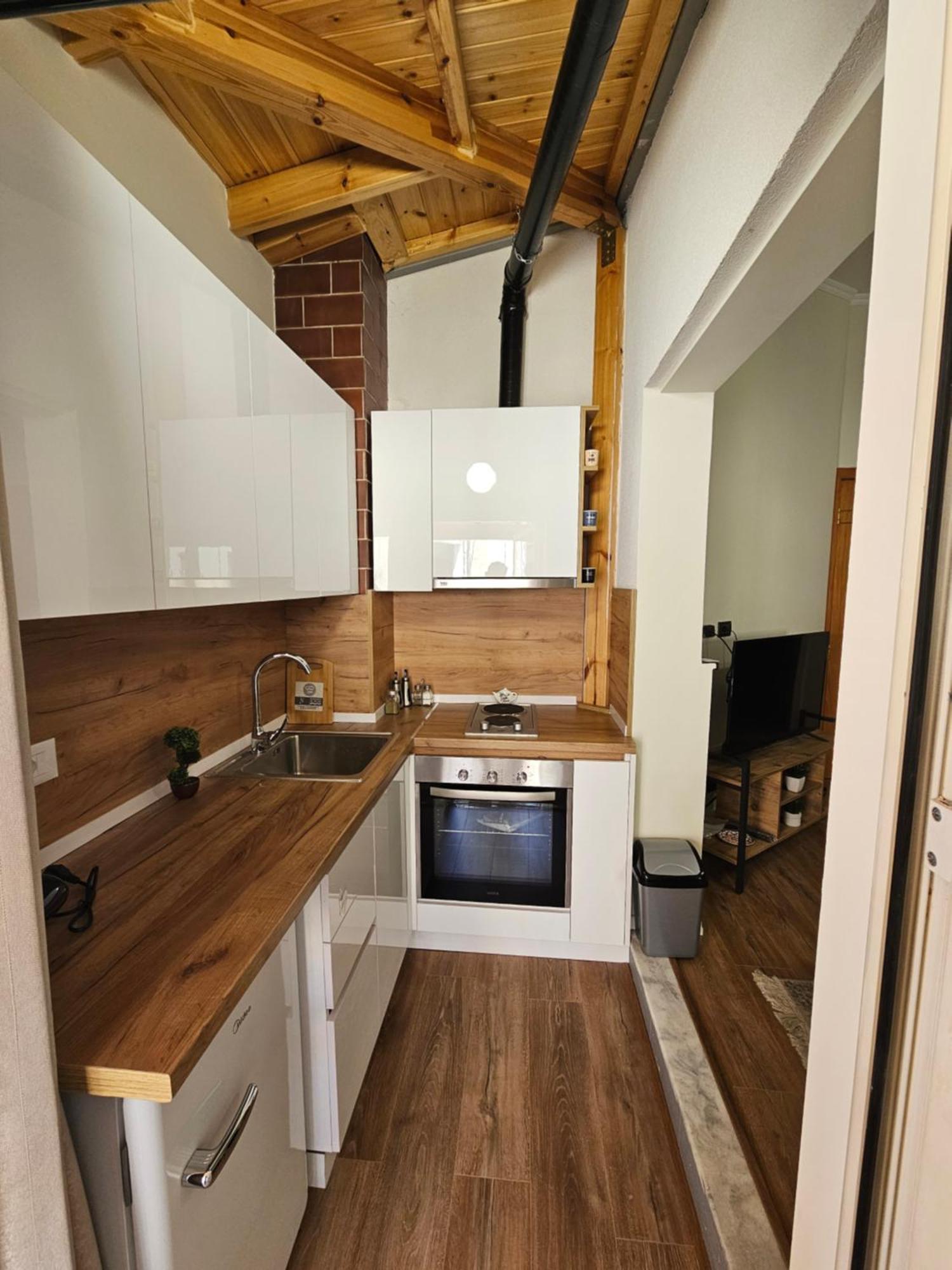 Vila Tafa Apartments Тирана Екстер'єр фото