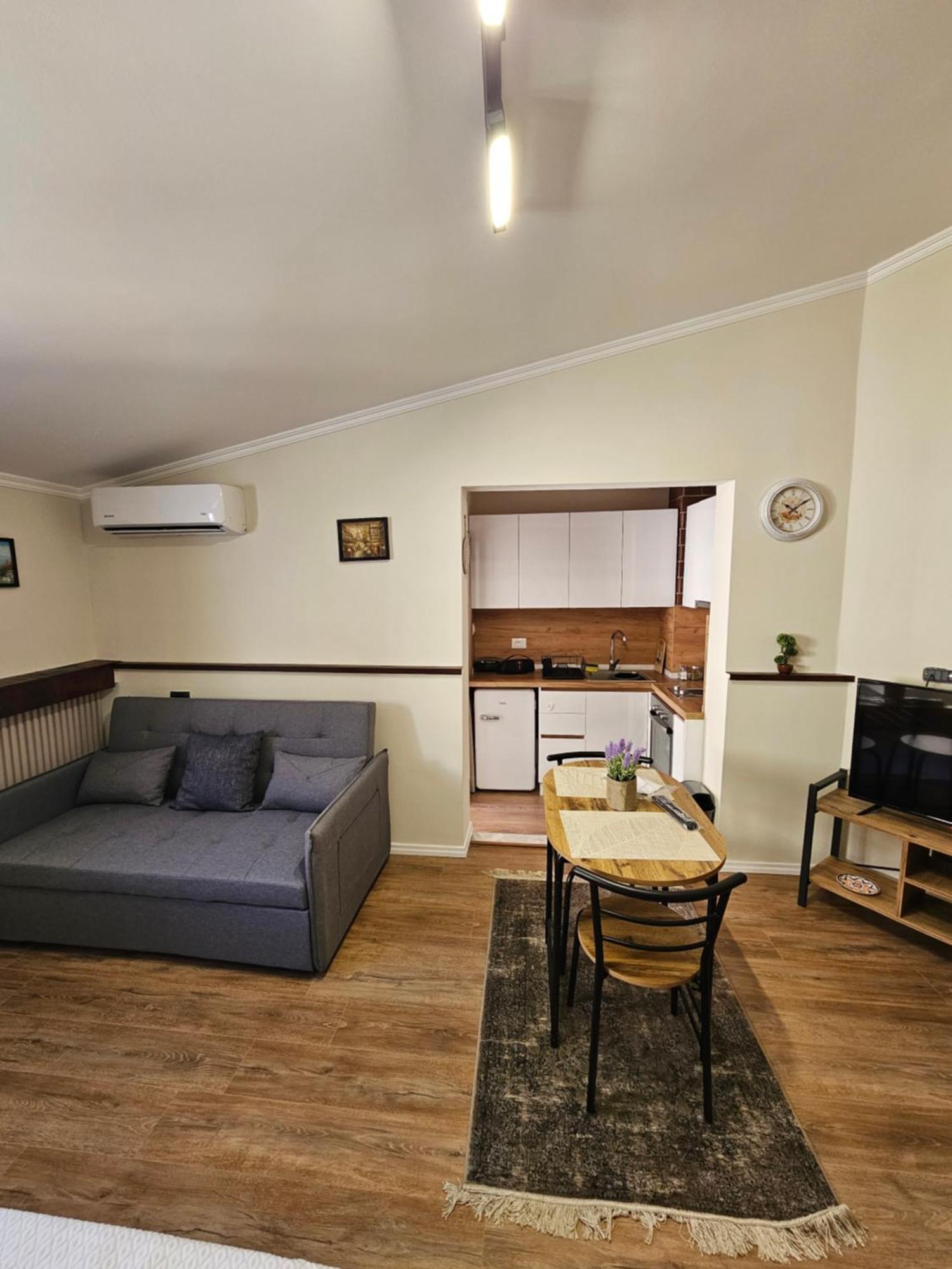 Vila Tafa Apartments Тирана Екстер'єр фото