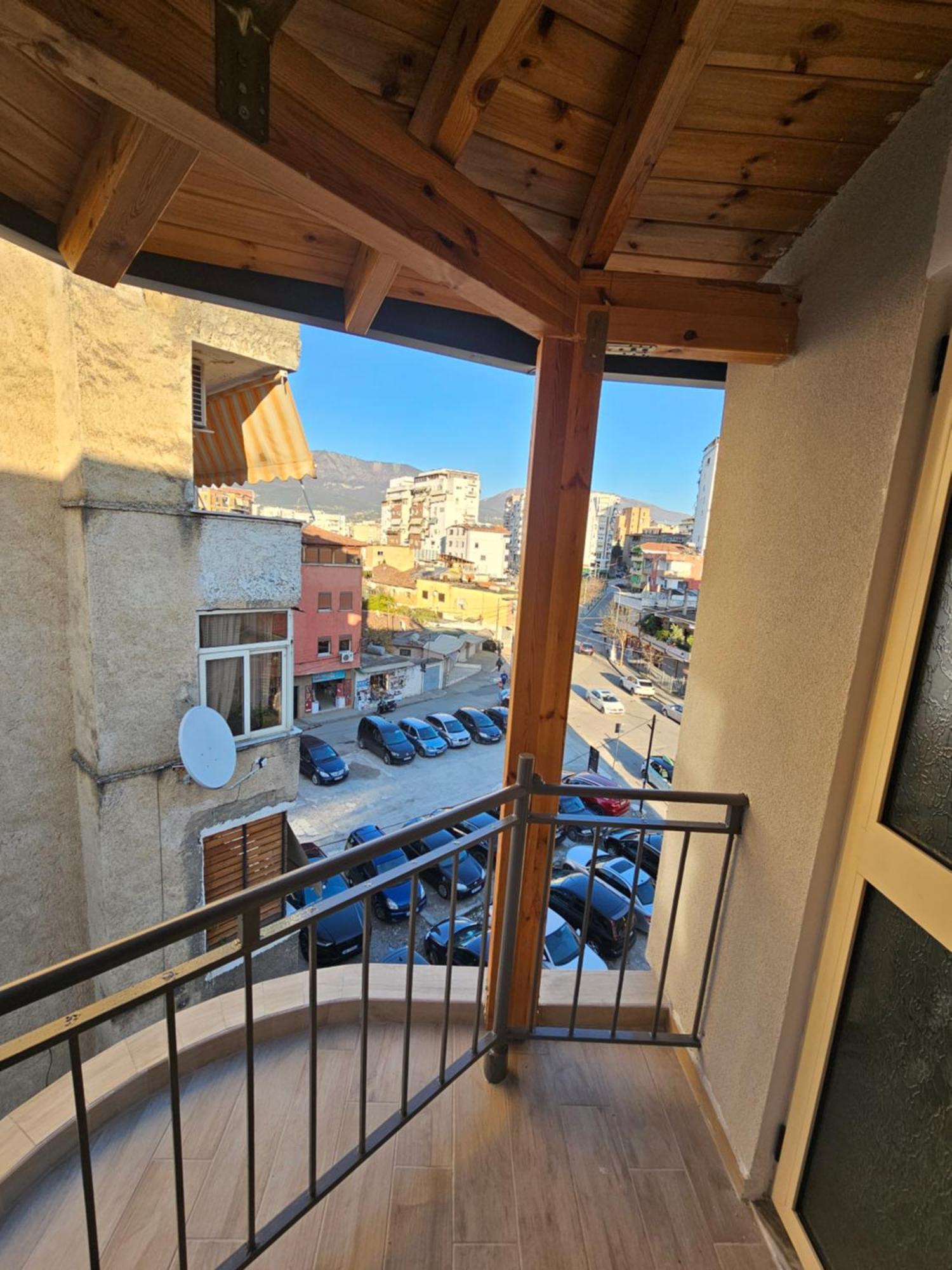 Vila Tafa Apartments Тирана Екстер'єр фото